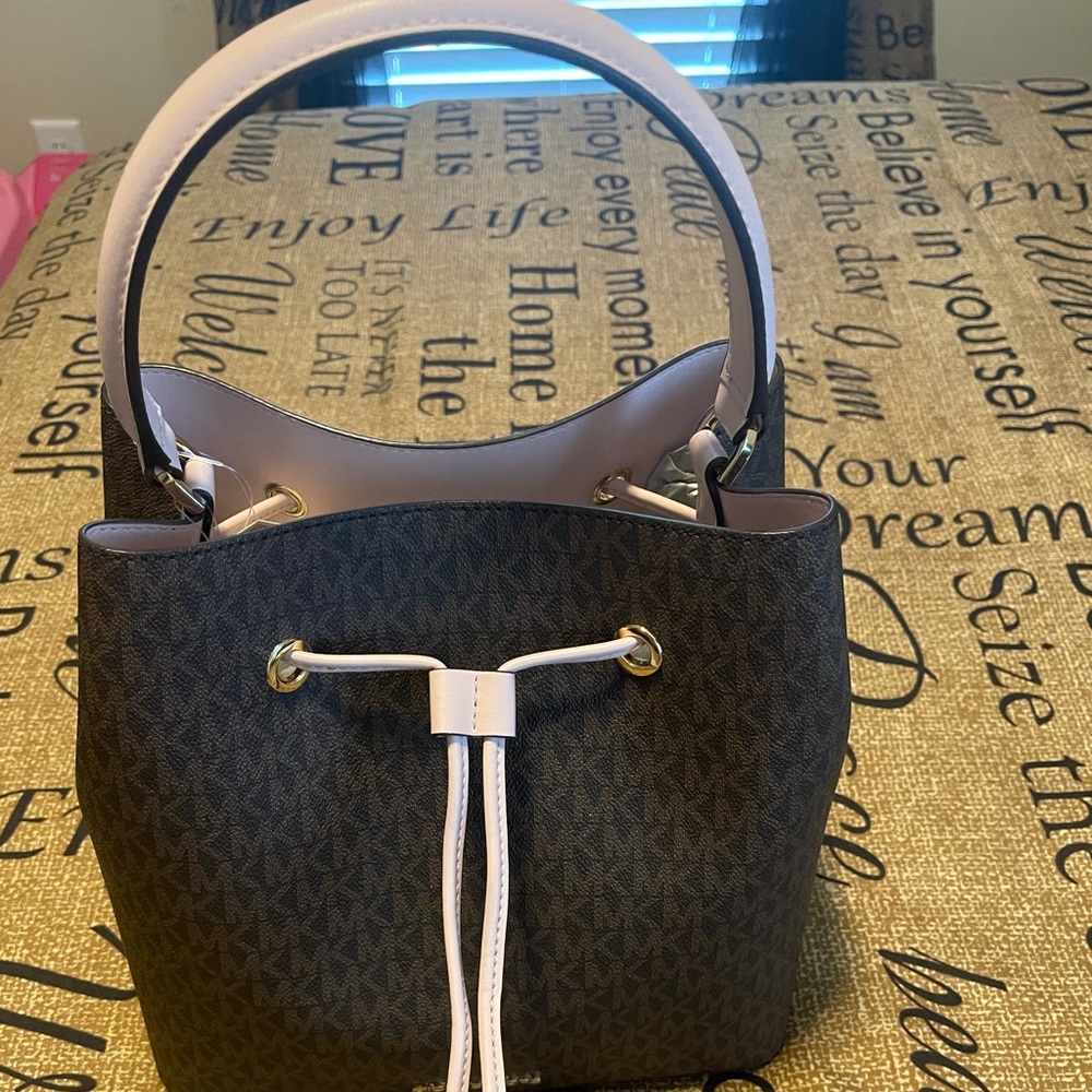 Authentic Michael Kors Hand Bag